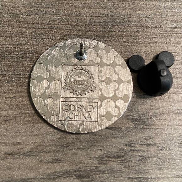 Walt Disney World Pin - 2011 - Round Orange Monorail Trading Pin - Disney Parks - Picture 3 of 3